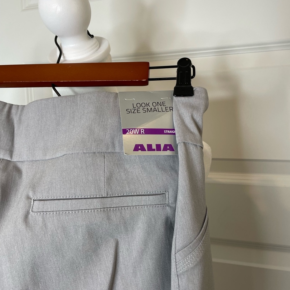 Alia NWT Gray Straight Leg Pants Size 20 New